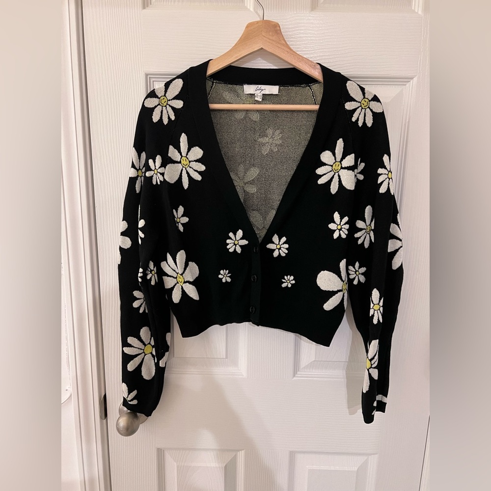 Women black cardigan with daisy pattern